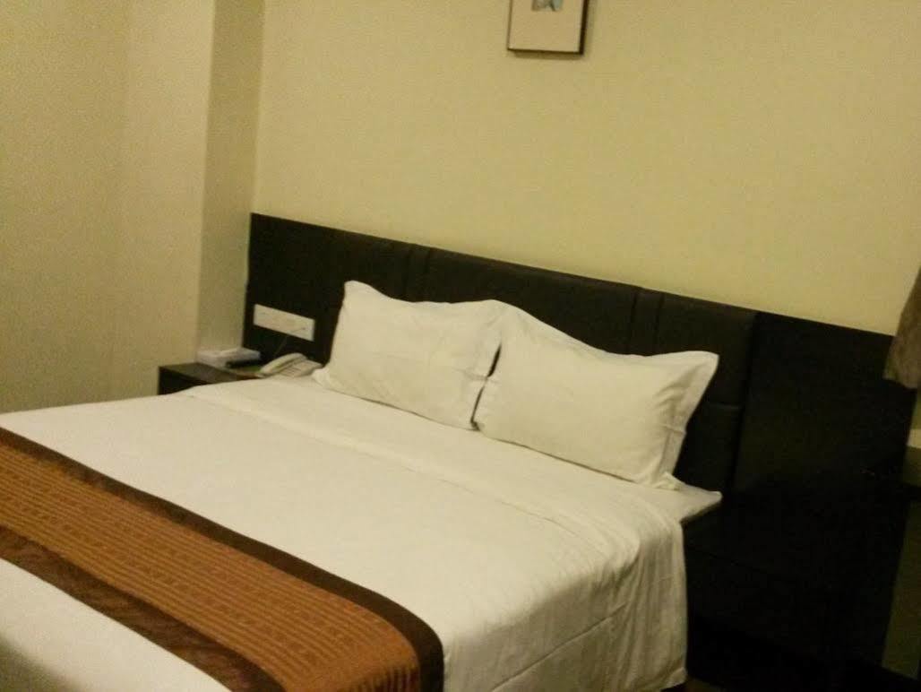 The Corum View Hotel Bayan Lepas Extérieur photo